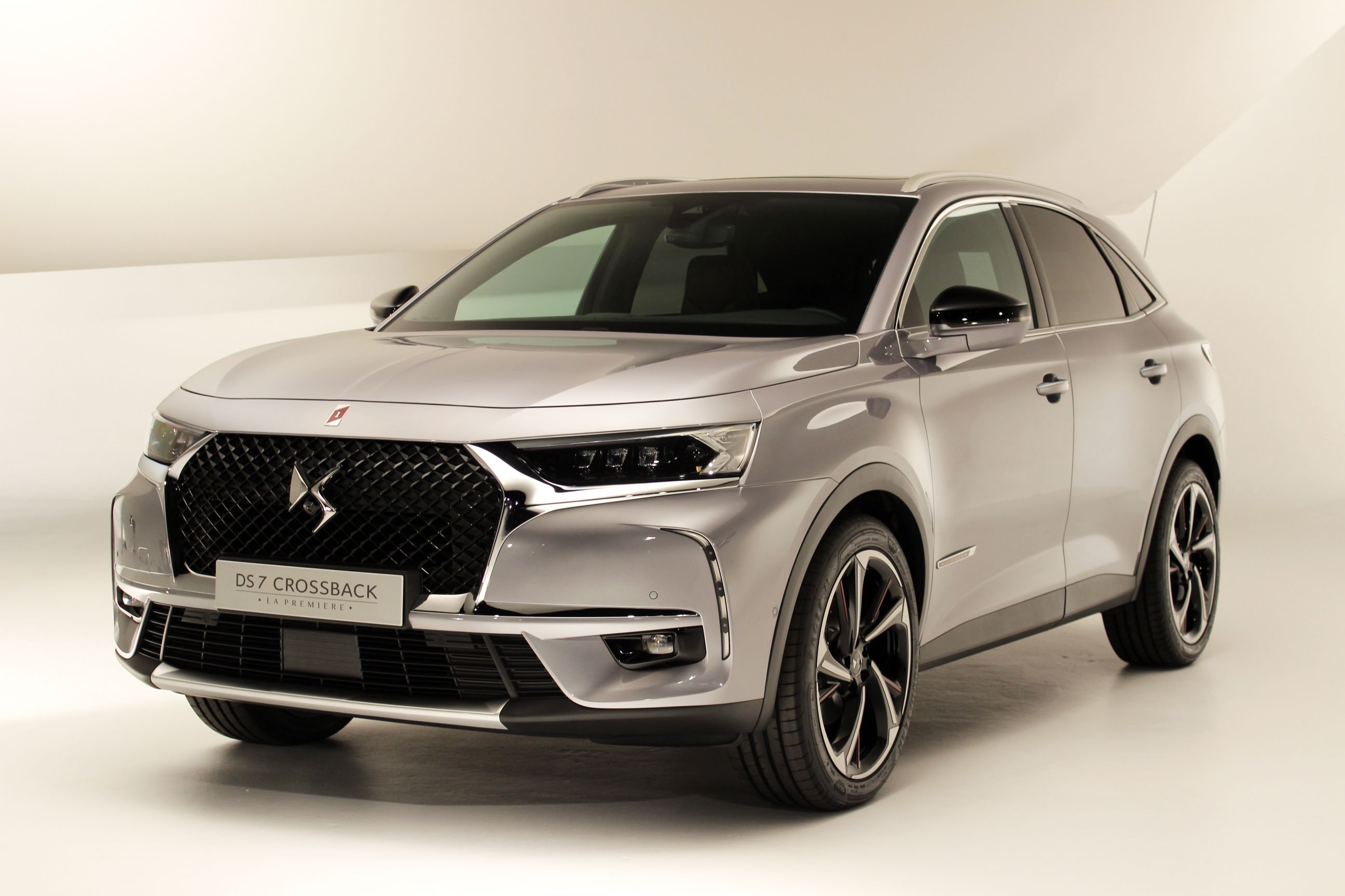 Mandataire DS DS7 CROSSBACK Essence neuve Performance Line PureTech 130