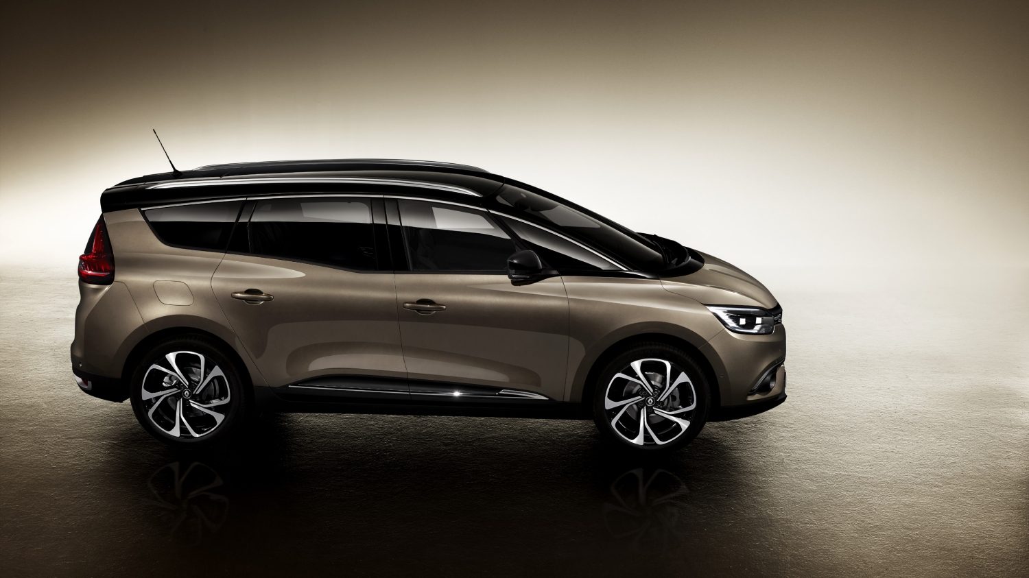 Mandataire Renault Grand Scenic (7Pl) Essence neuve Intens
