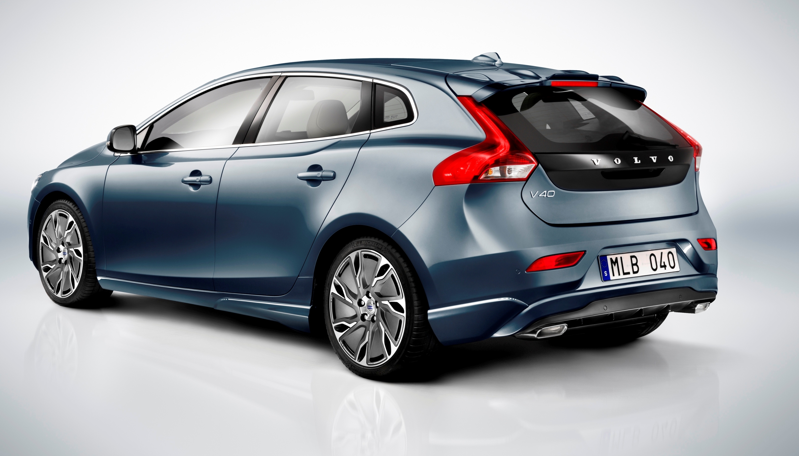 Mandataire Volvo V40 Diesel neuve D2 Kinetic 115cv BVM6